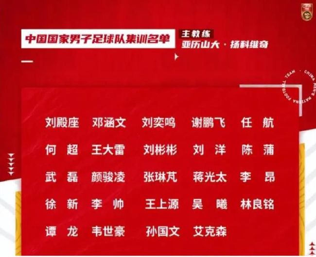 年轻职员品尝